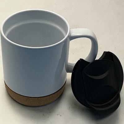 tasse en céramique avec base en liège amovible